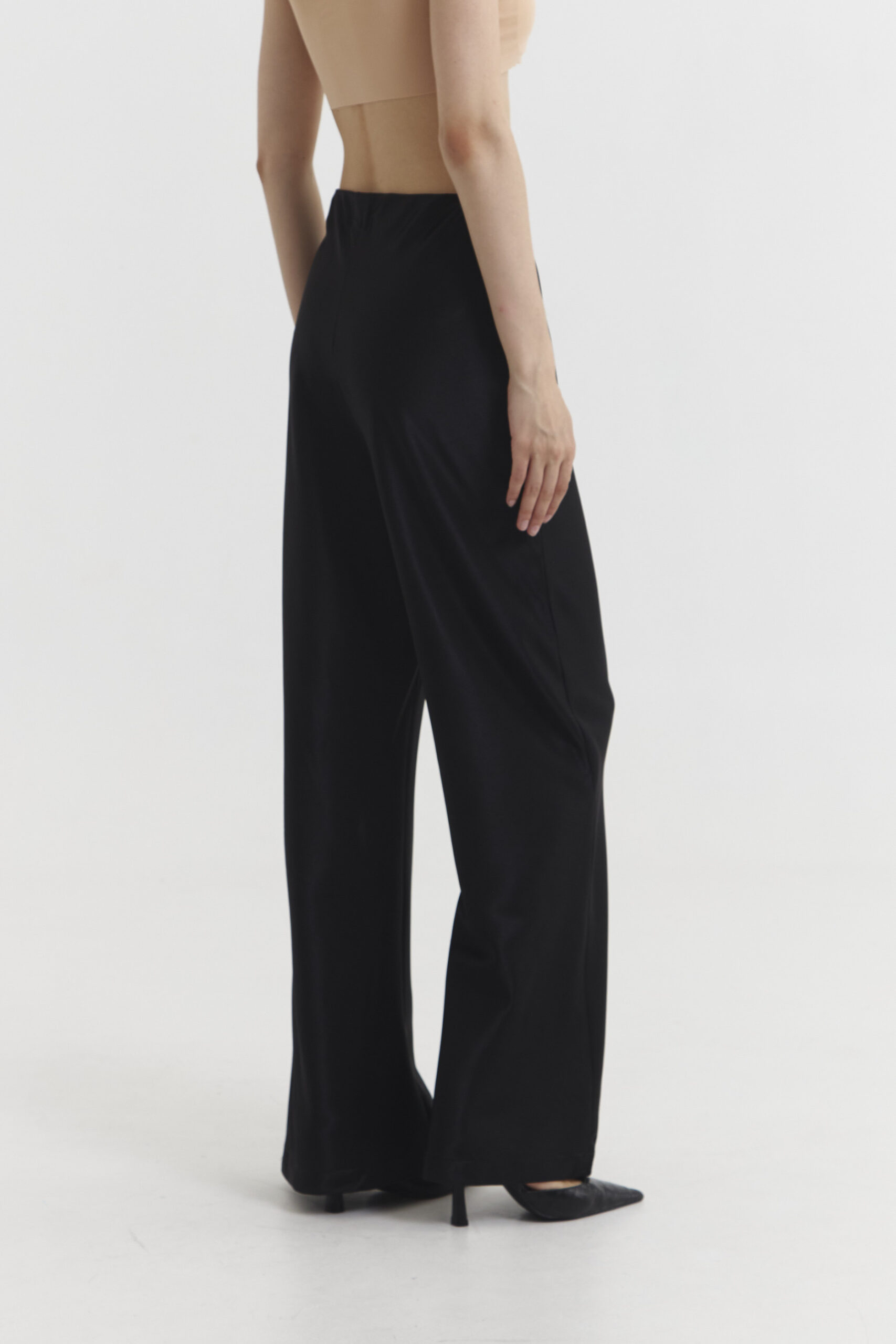 Yue Pants in Black - Image 4