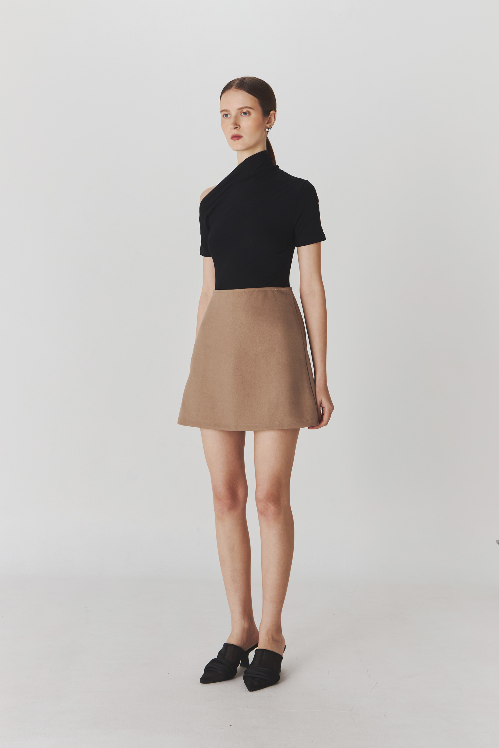 Thea Skort In Khaki - Image 4