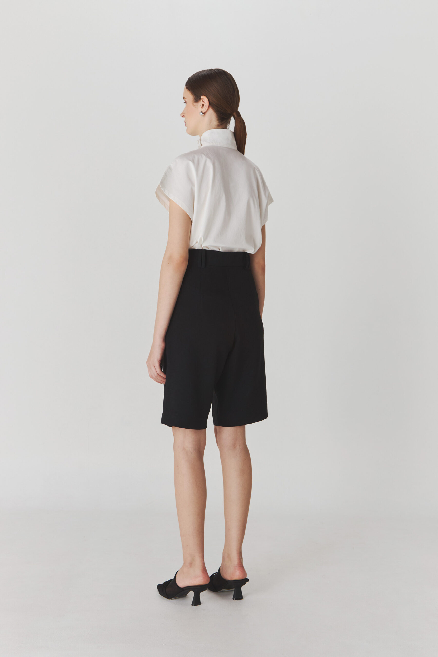 Beam Bermuda Pants In Black - Image 3