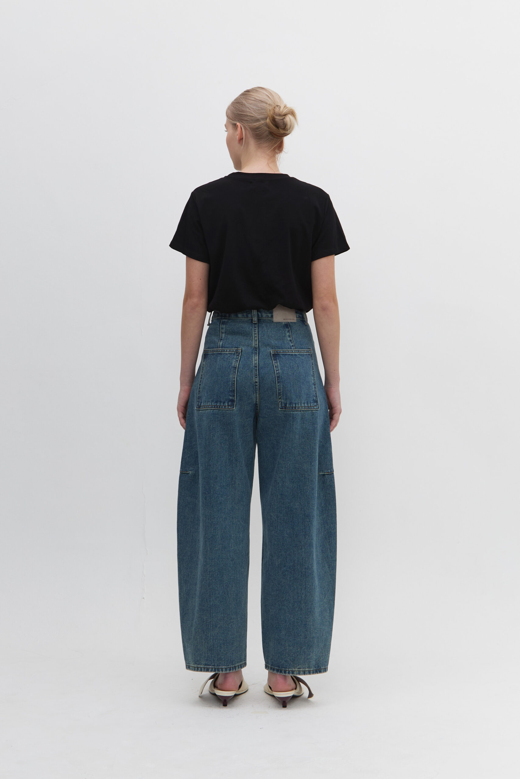Ben Barrel Jeans in Denim - Image 3