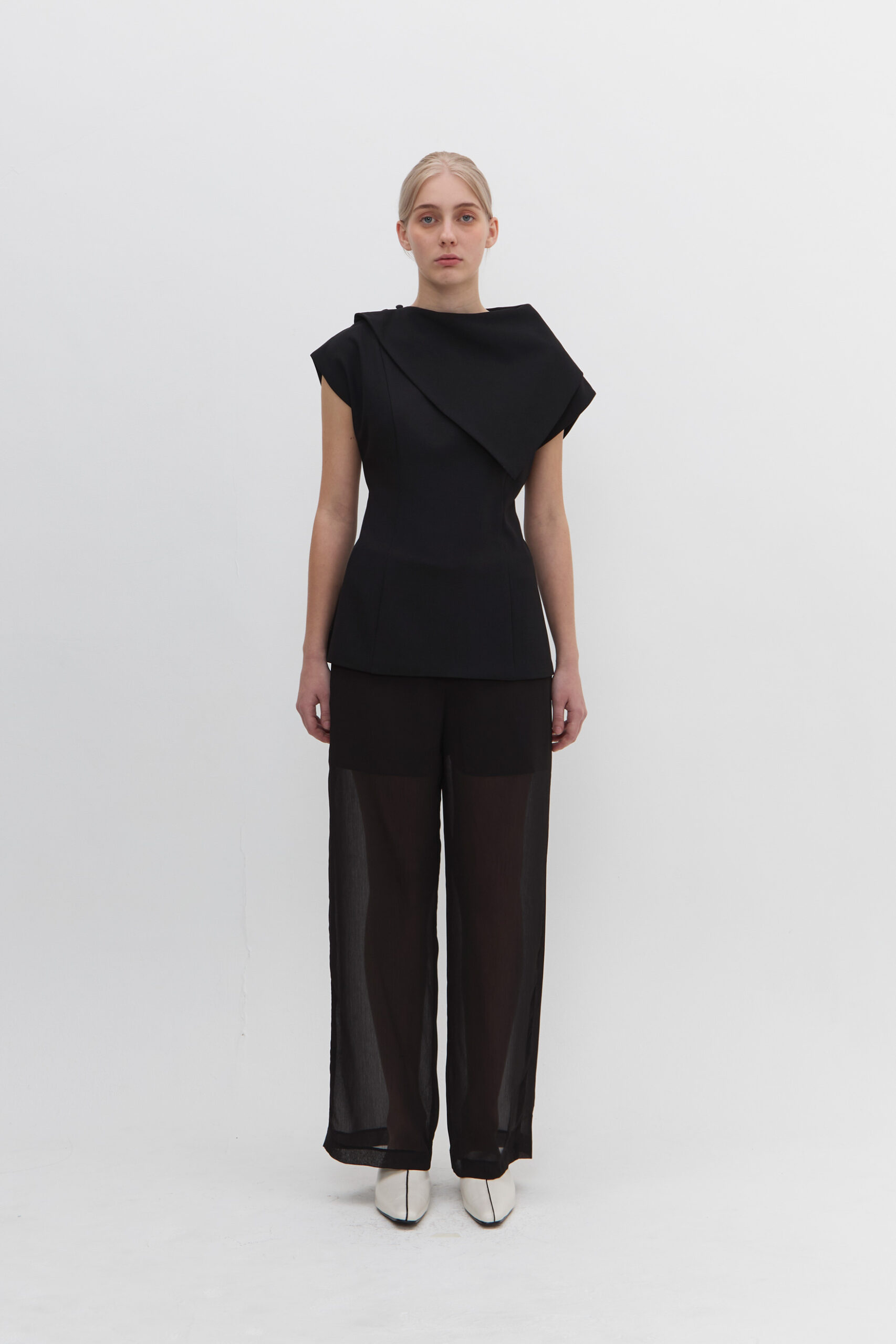 Bonnie Cape Sleeved Blouse in Black