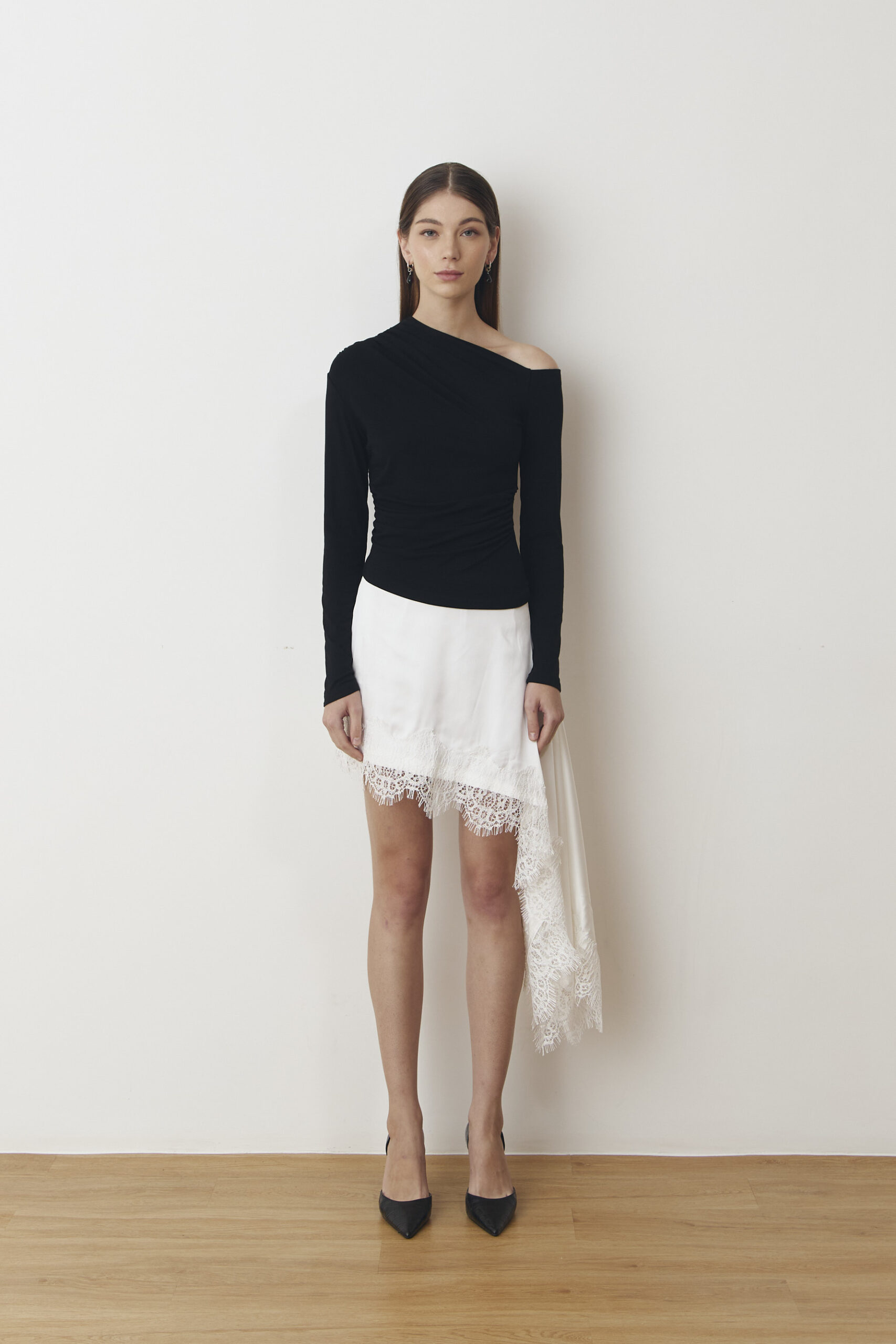 Asymmetrical Lace Skort in Broken White