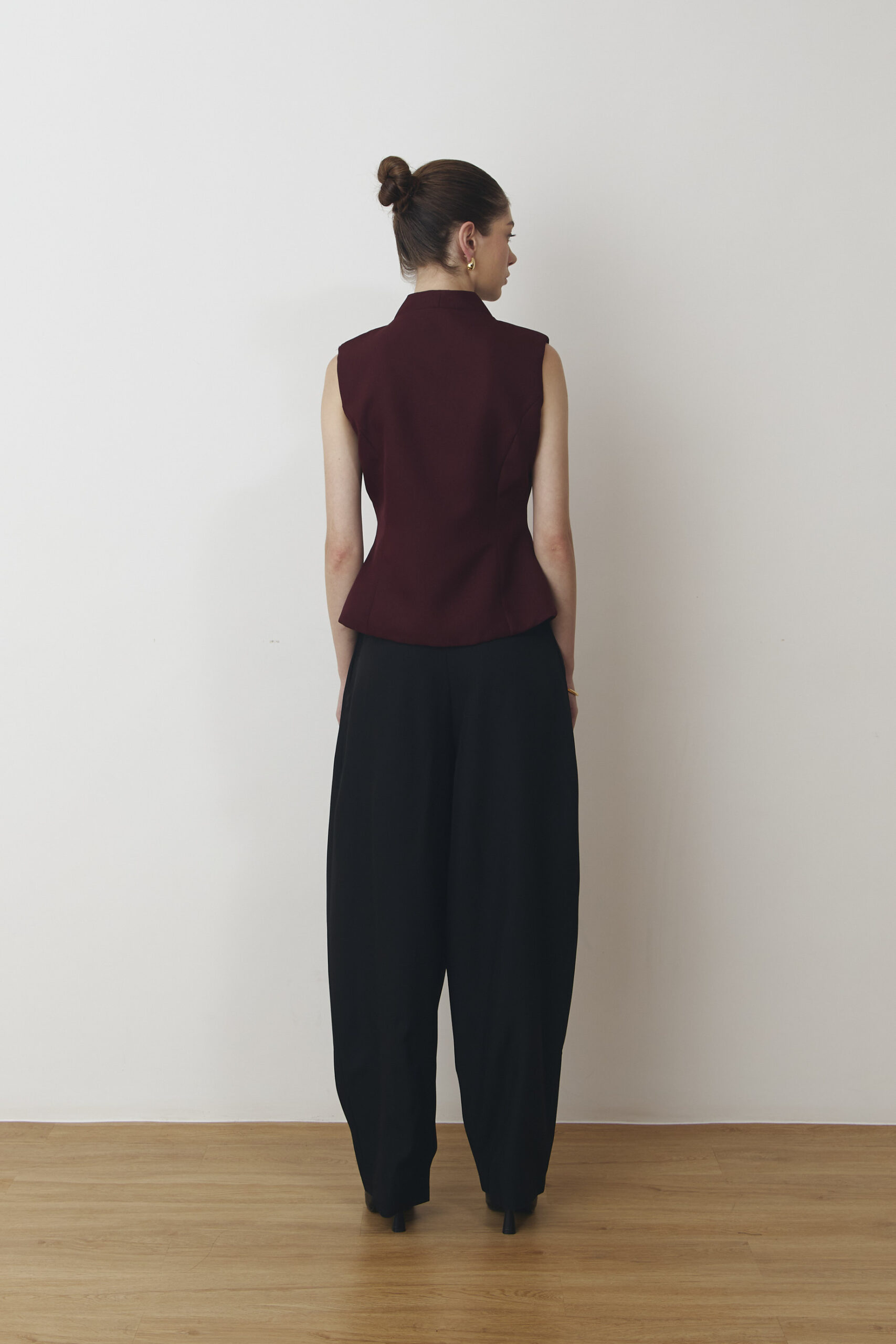 Cala Sleeveless Blouse in Maroon - Image 3