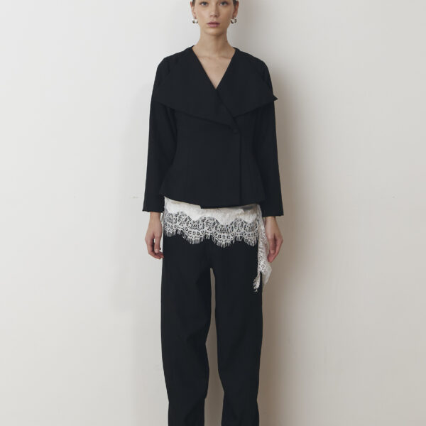 Lune Blazer in Black