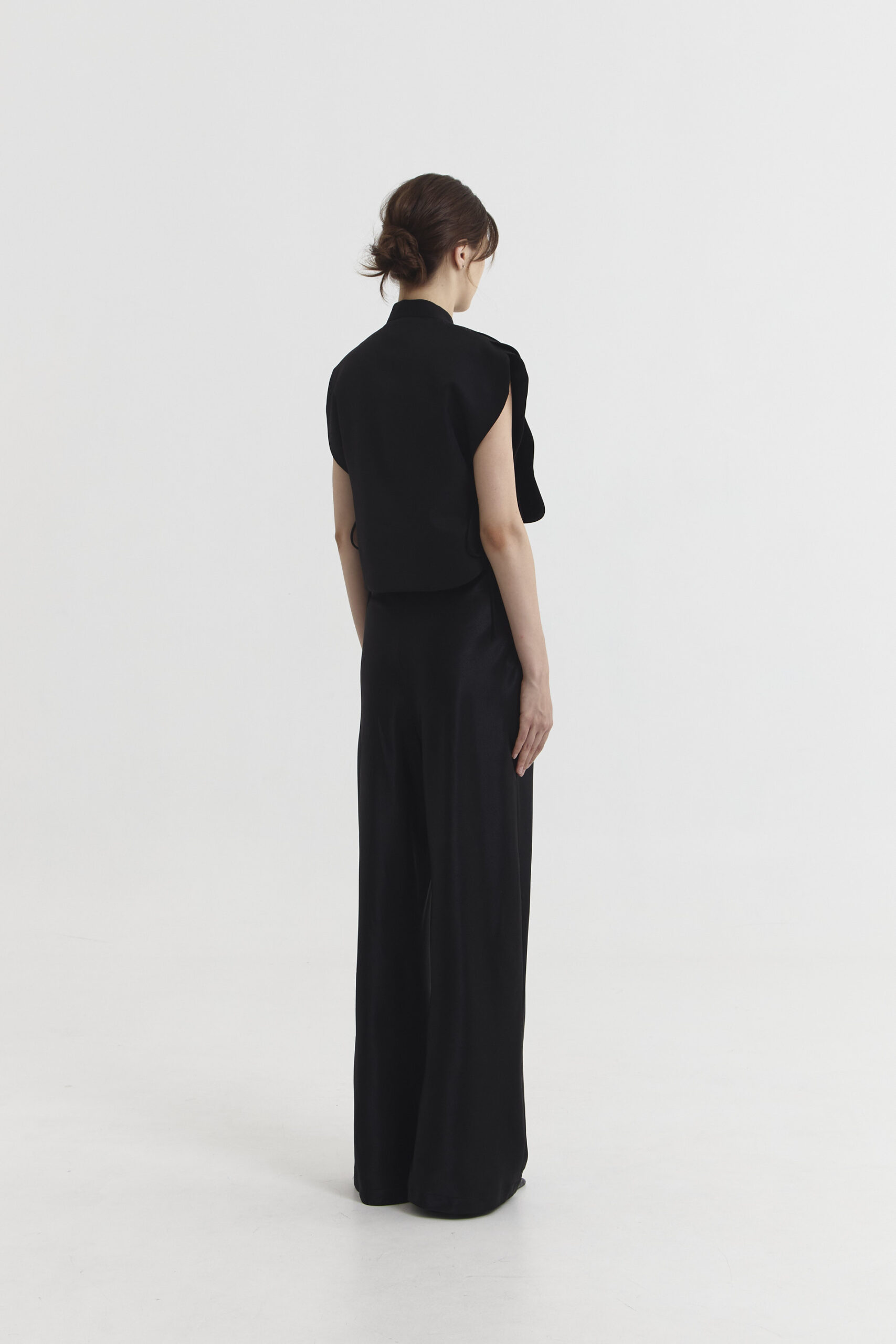 Rumme Vest in Black - Image 3