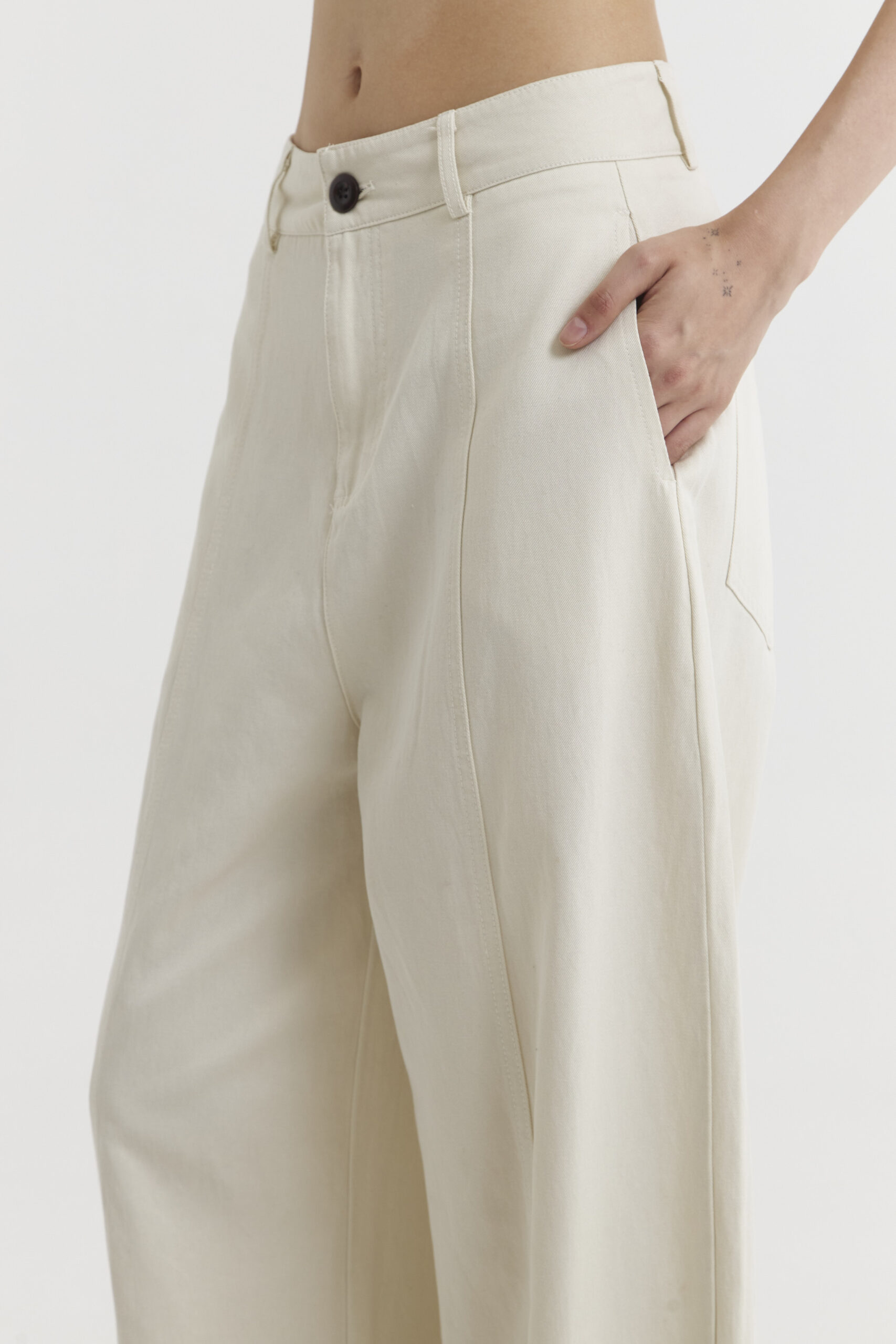 Rogue Barrel Pants in Cream - Image 3
