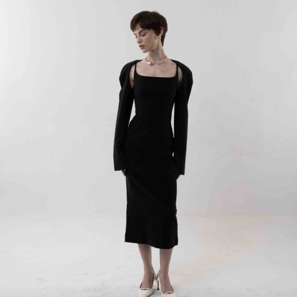 Nox Sleeved Outer in Coffee