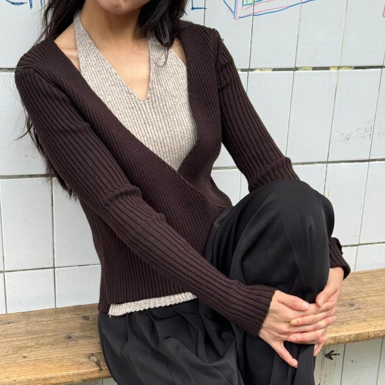 Atheus Top in Brown - Image 4