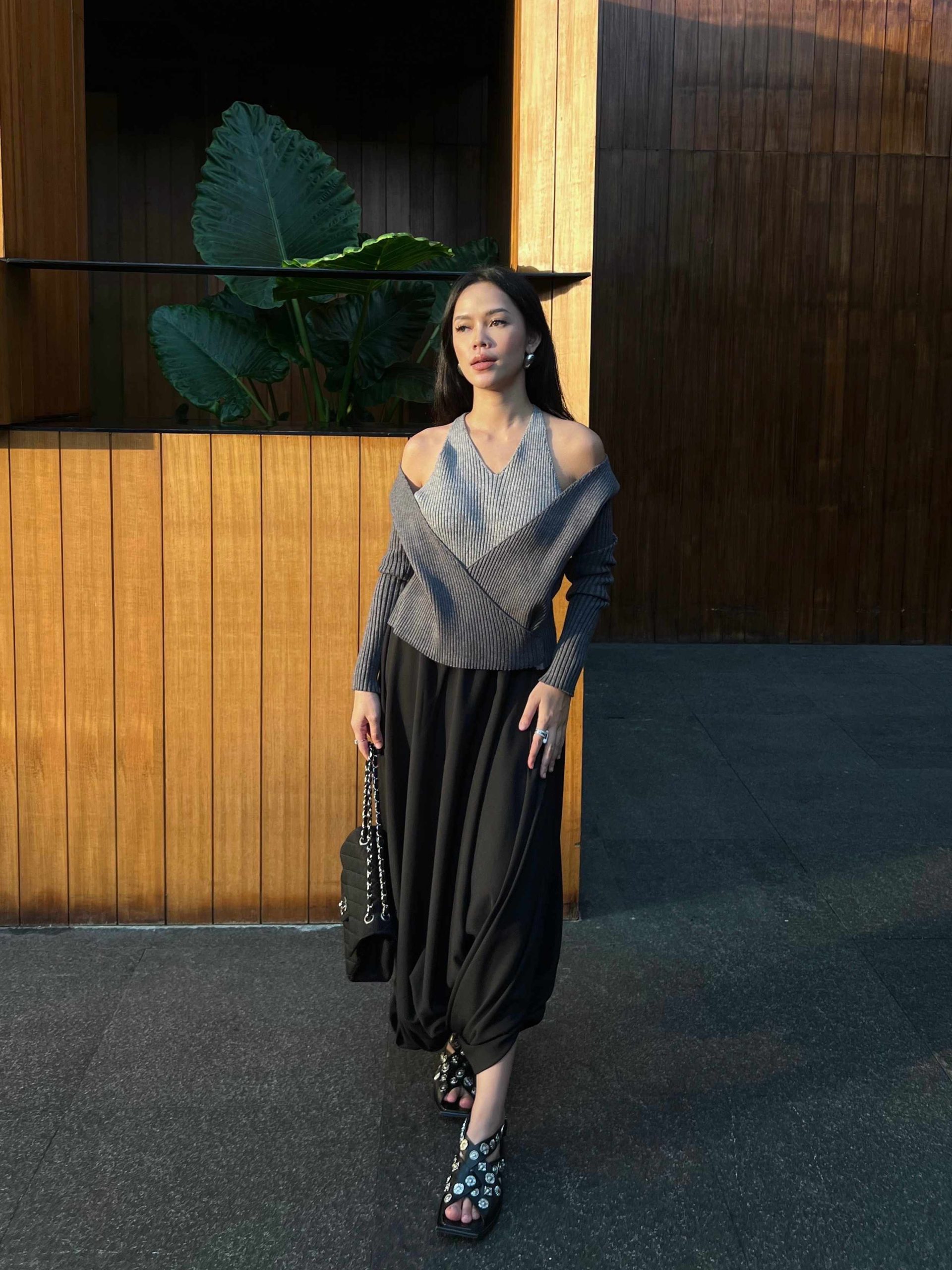 Atheus Top in Grey - Image 3