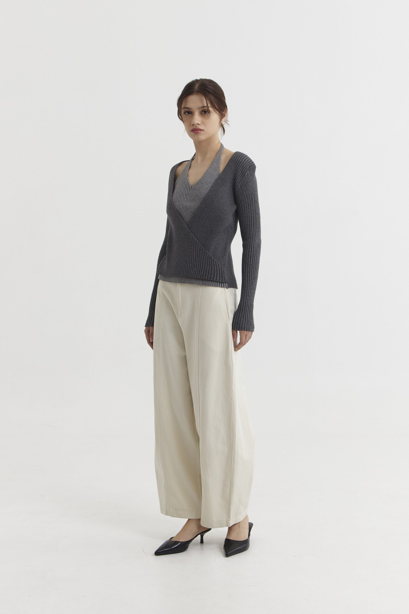 Atheus Top in Grey - Image 4