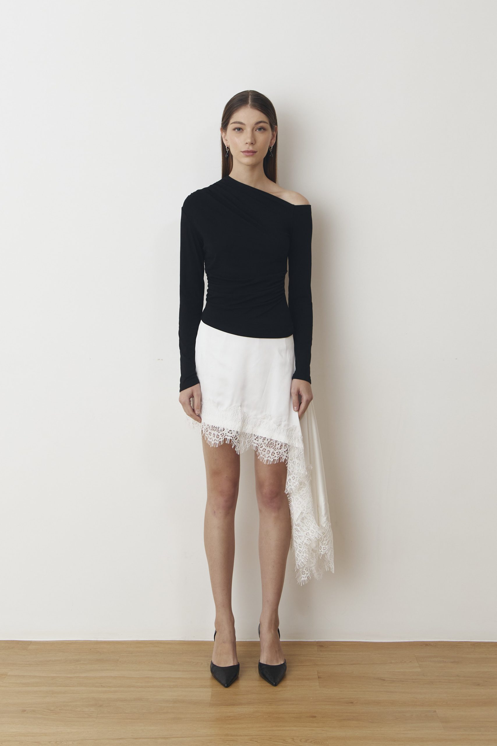 Crest Blouse in Black - Image 3