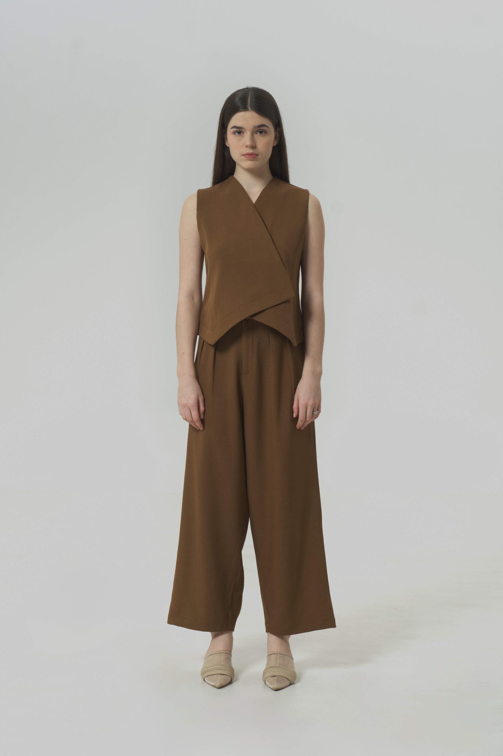 Lasse Vest In Brown - Image 2