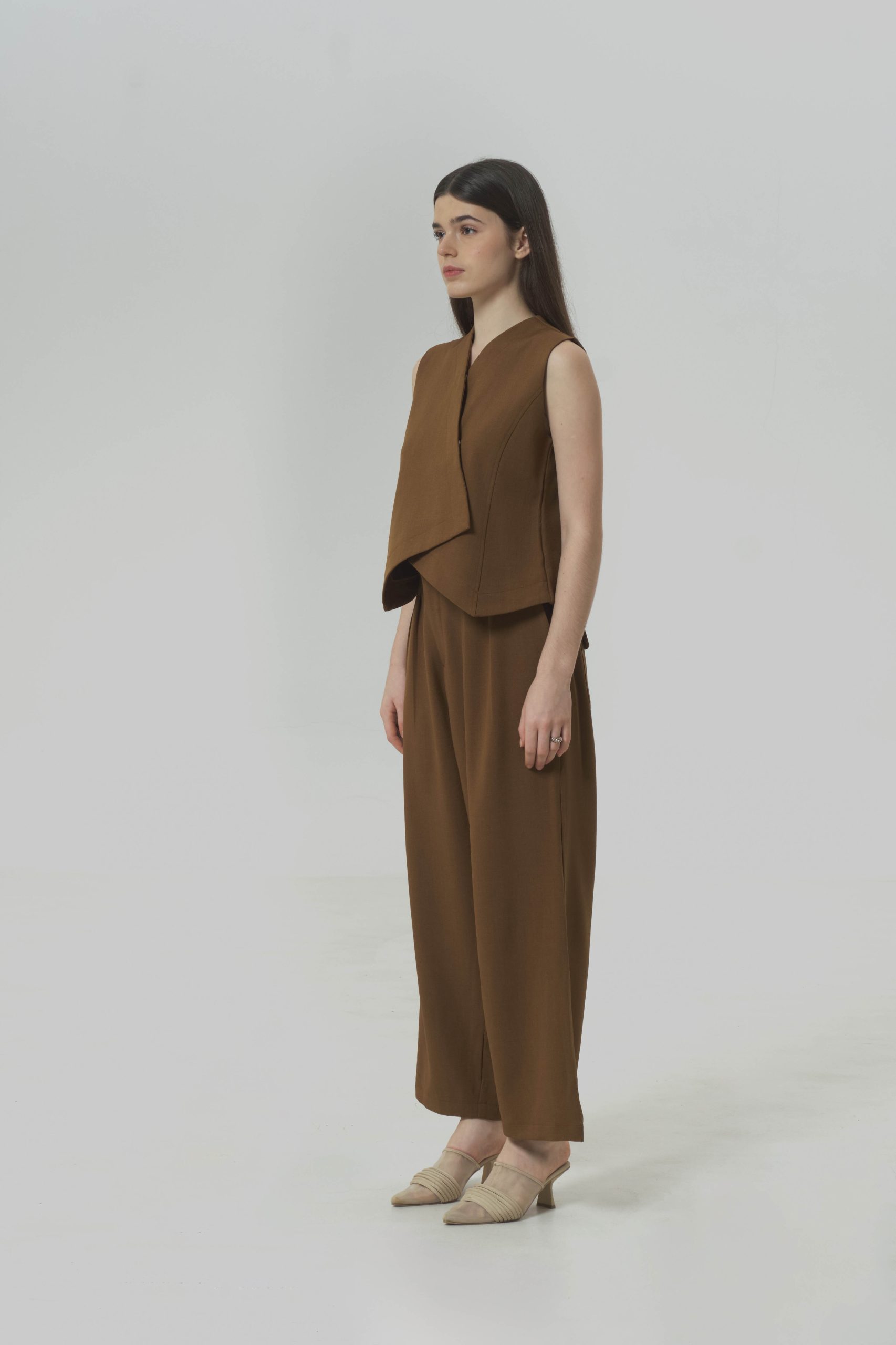 Lasse Vest In Brown - Image 3