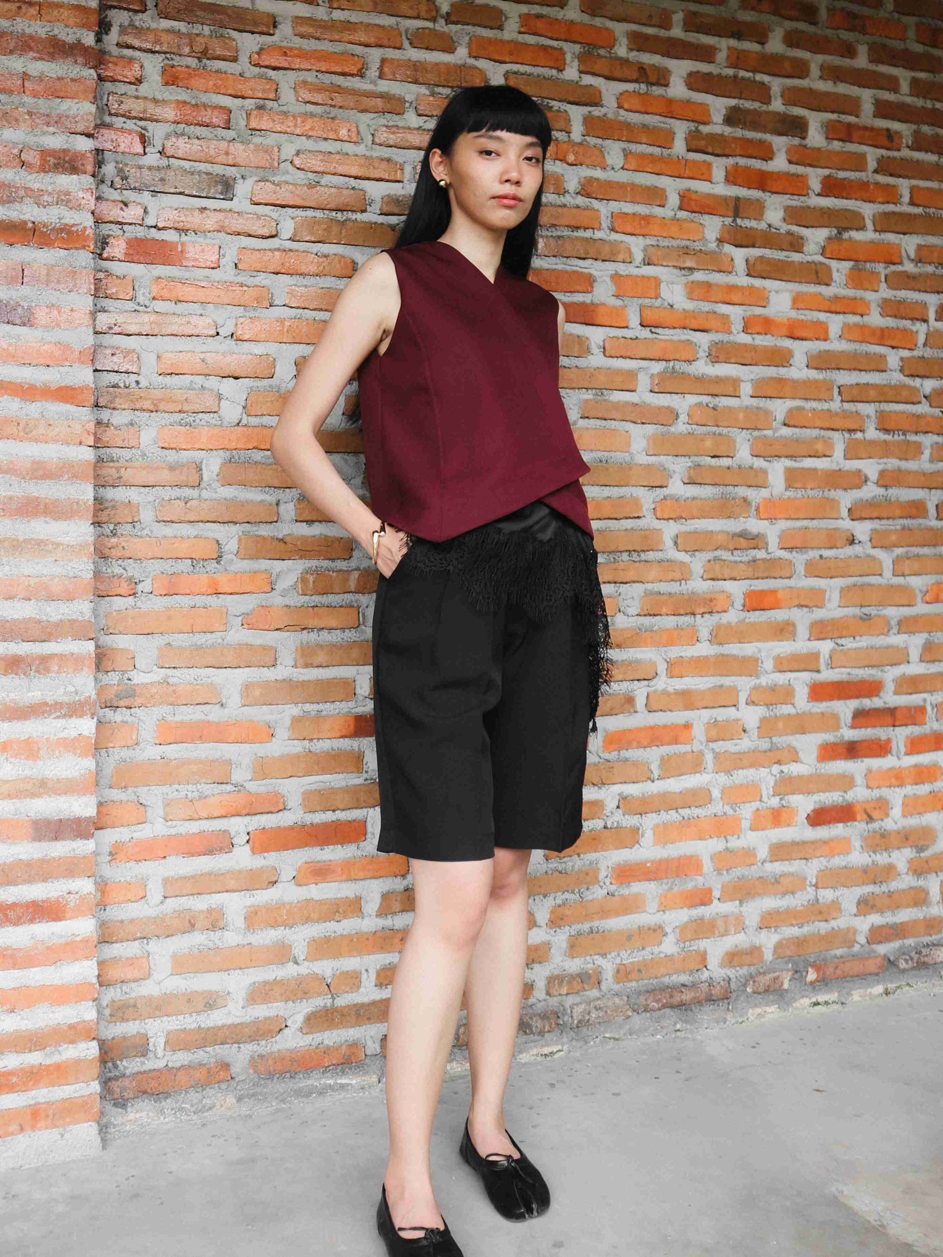 Lasse Vest in Maroon - Image 3