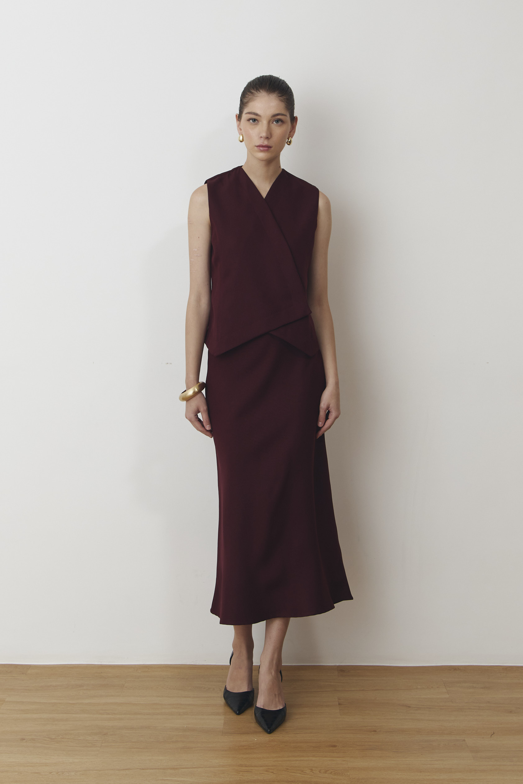 Lasse Vest in Maroon - Image 4