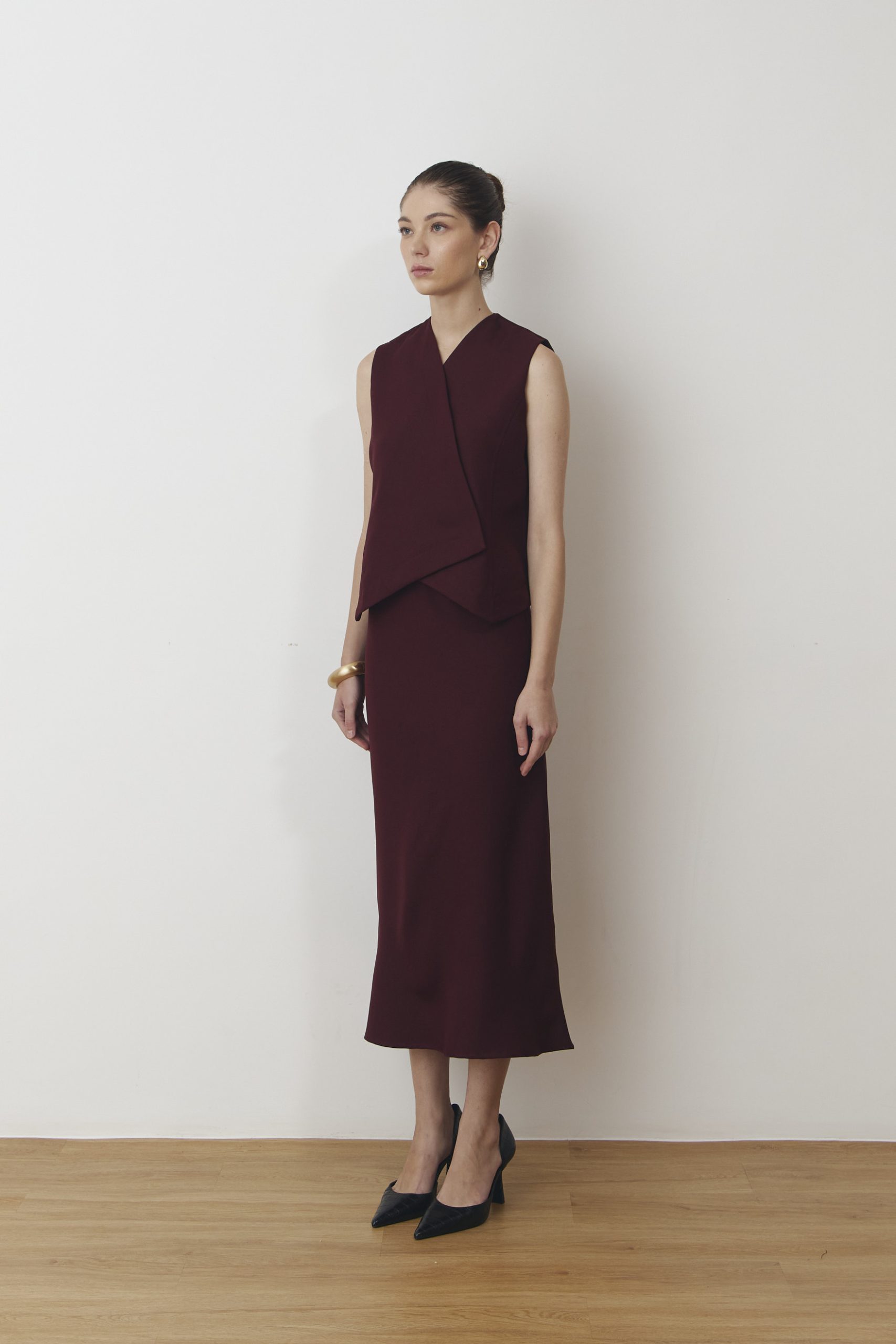 Lasse Vest in Maroon - Image 5