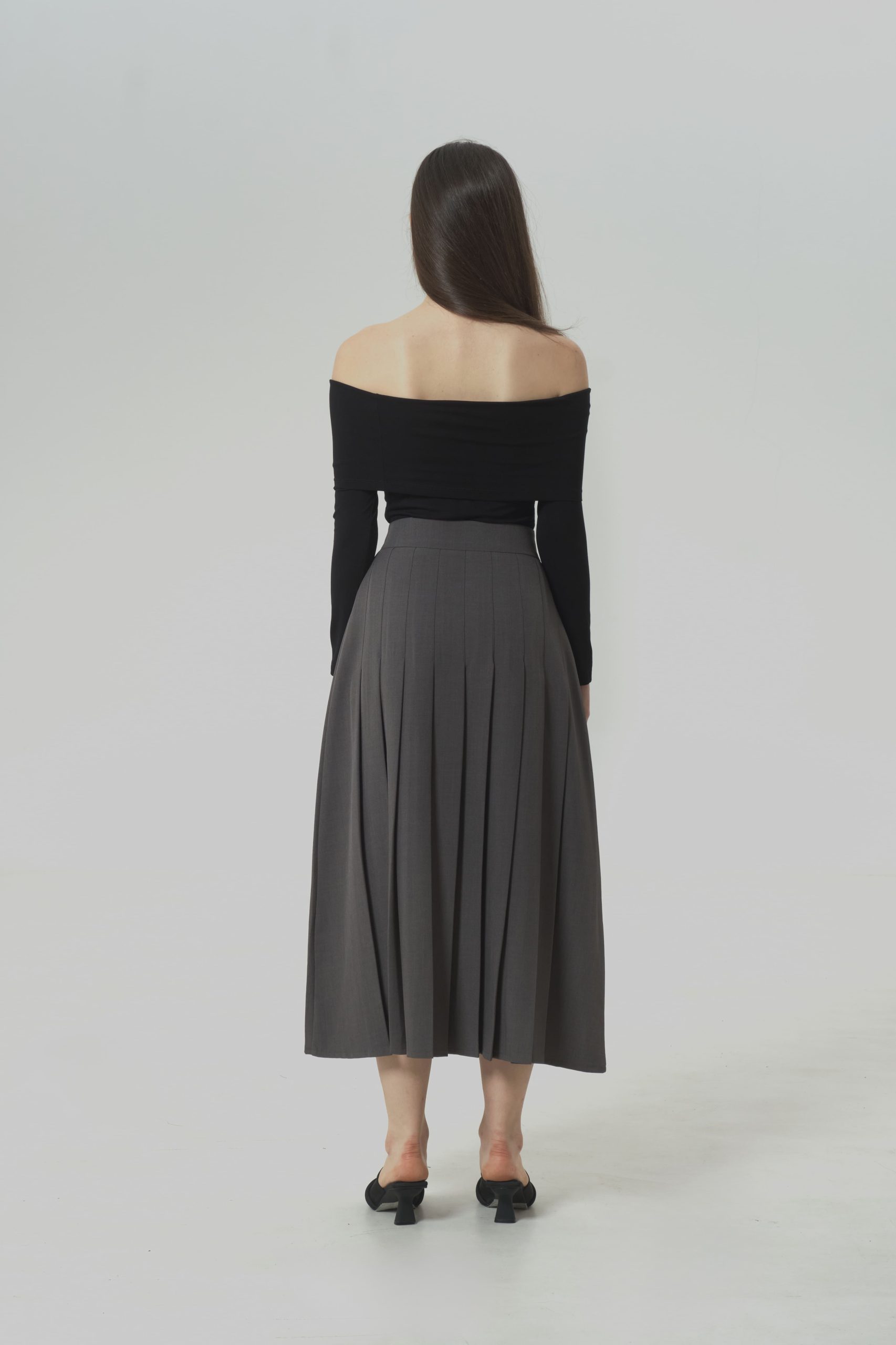 Long Brooklyn Blouse In Black - Image 2