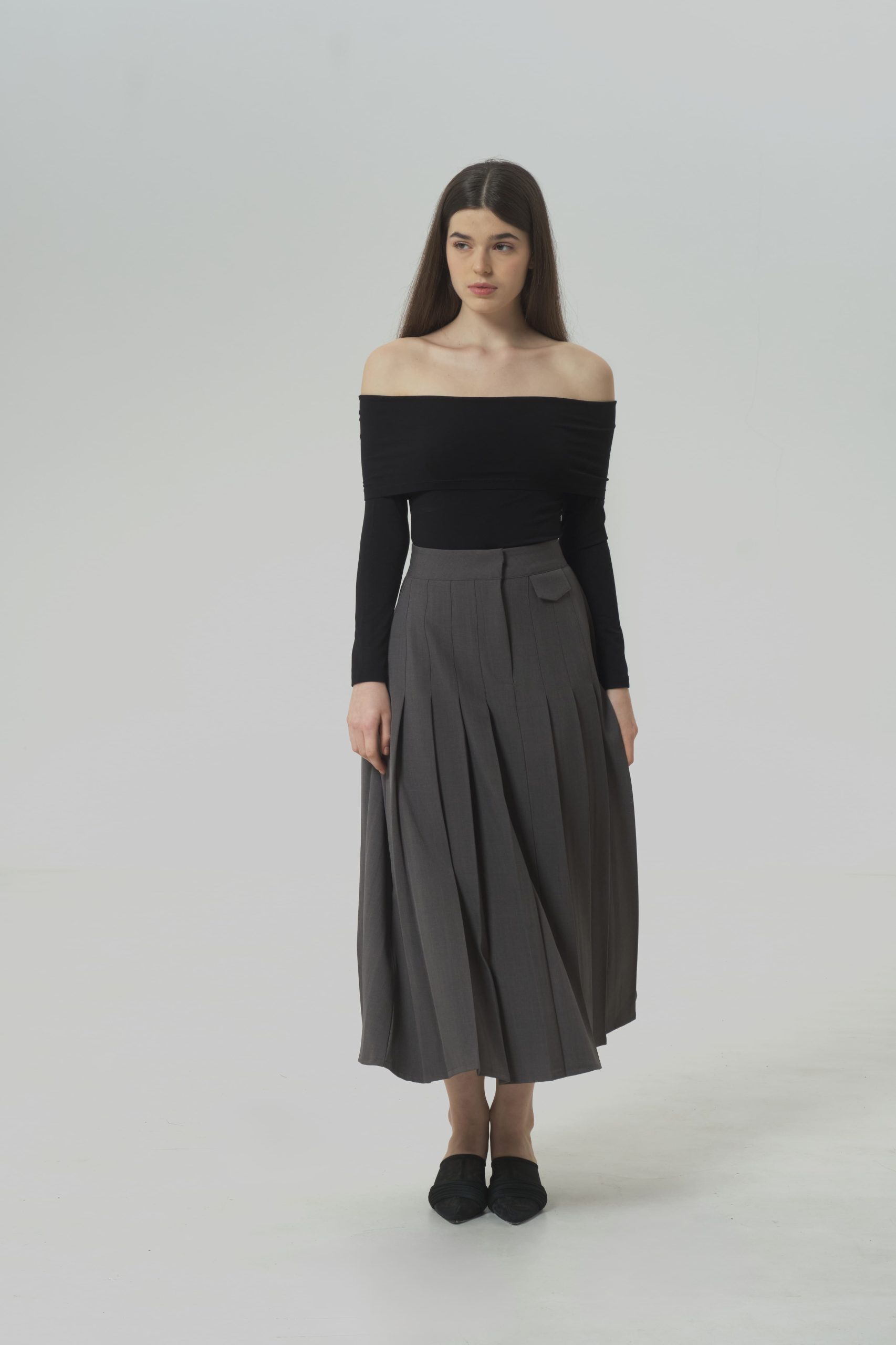 Long Brooklyn Blouse In Black - Image 3