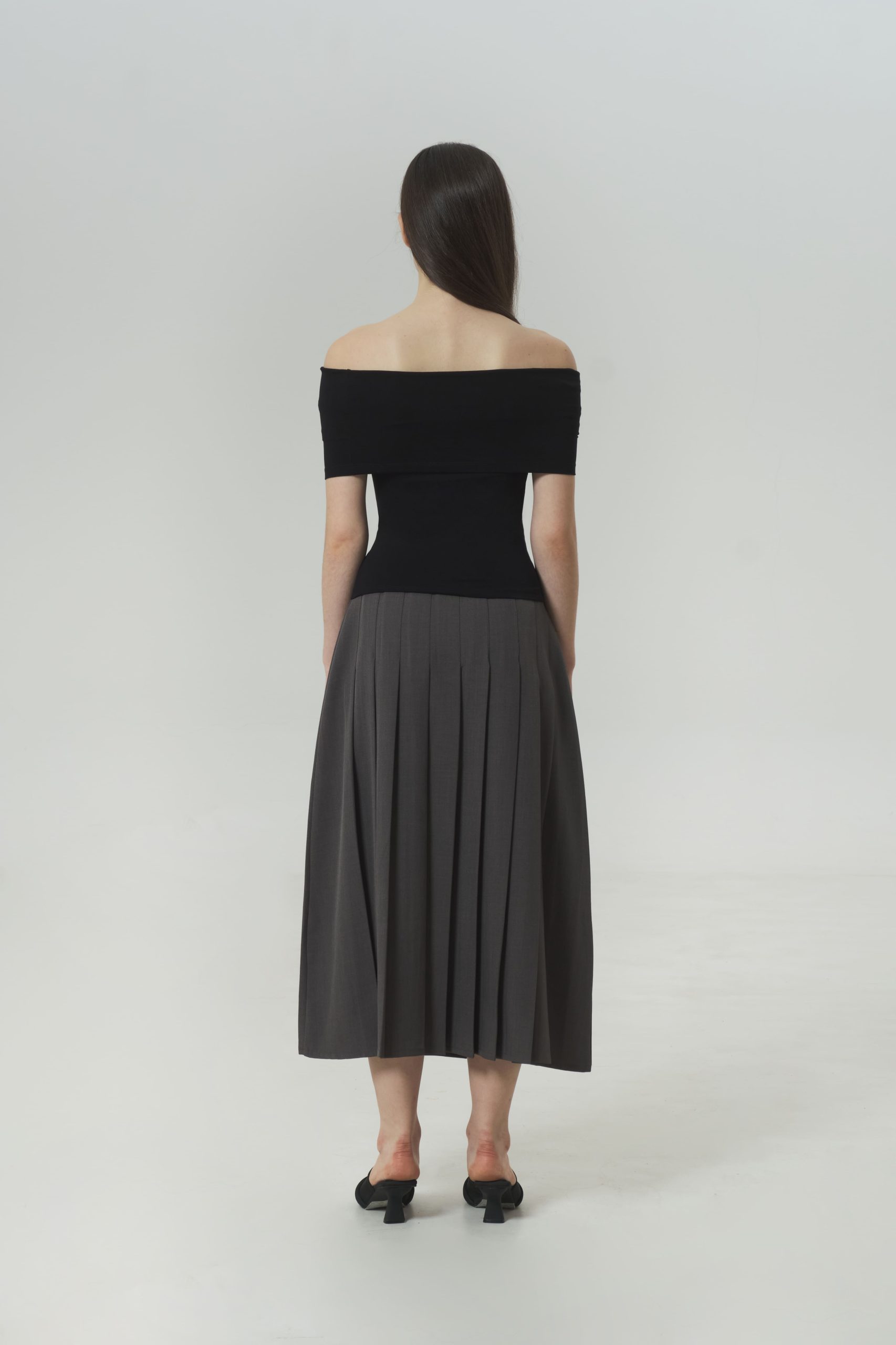 Short Brooklyn Blouse In Black - Image 2