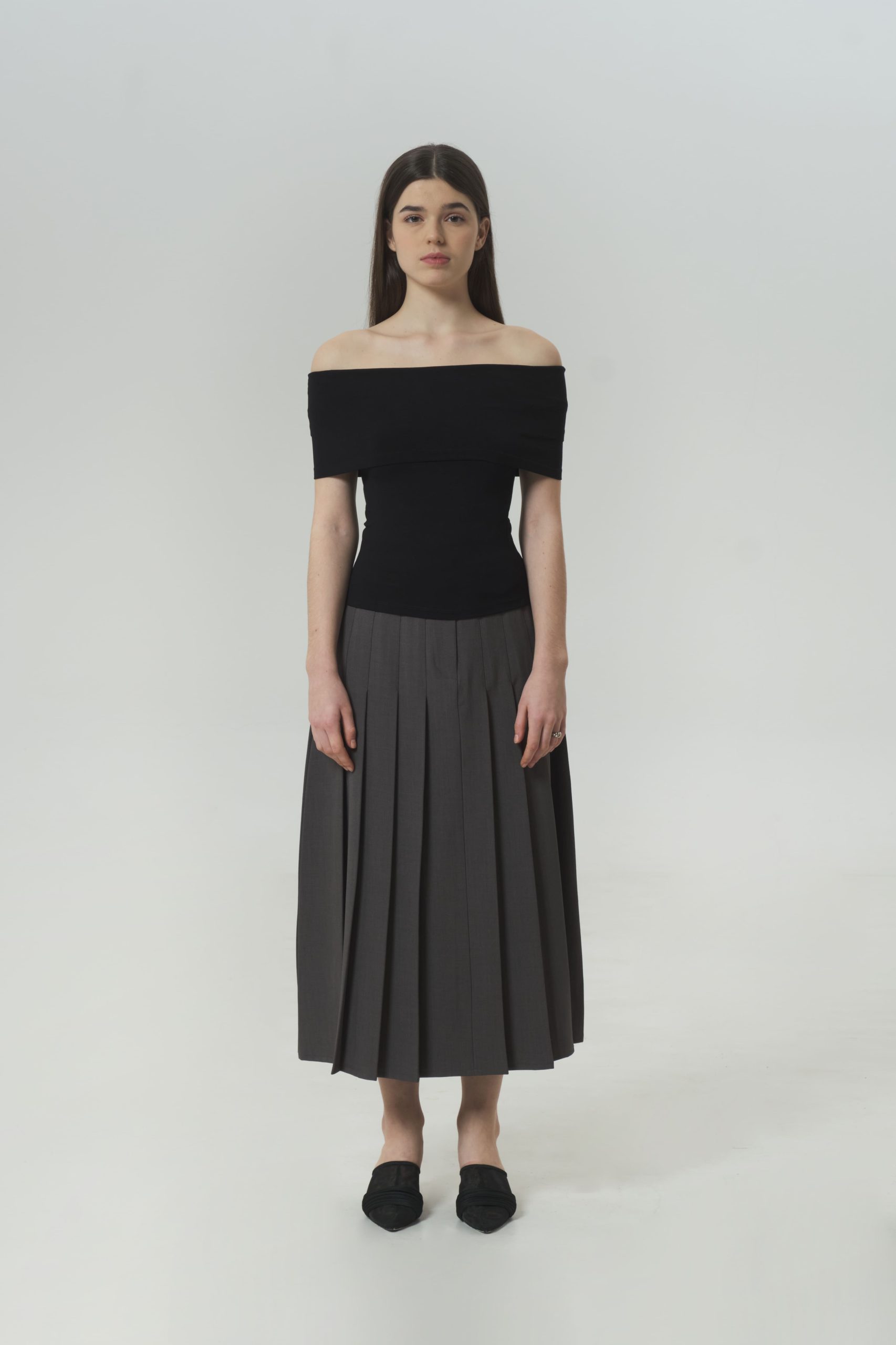 Short Brooklyn Blouse In Black - Image 3