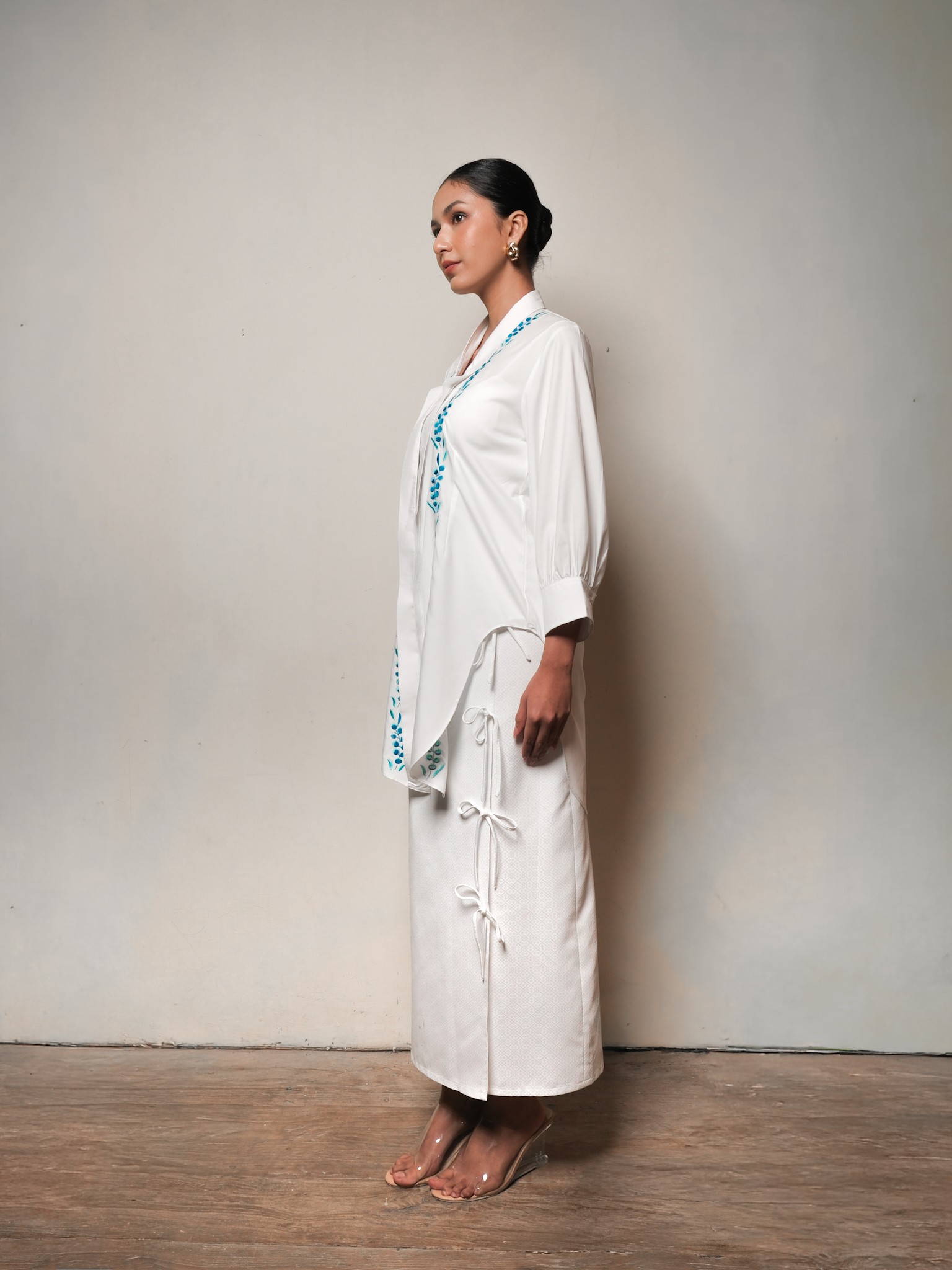 Kemuning Blouse in Sinyo Nakal Bordir - Image 2