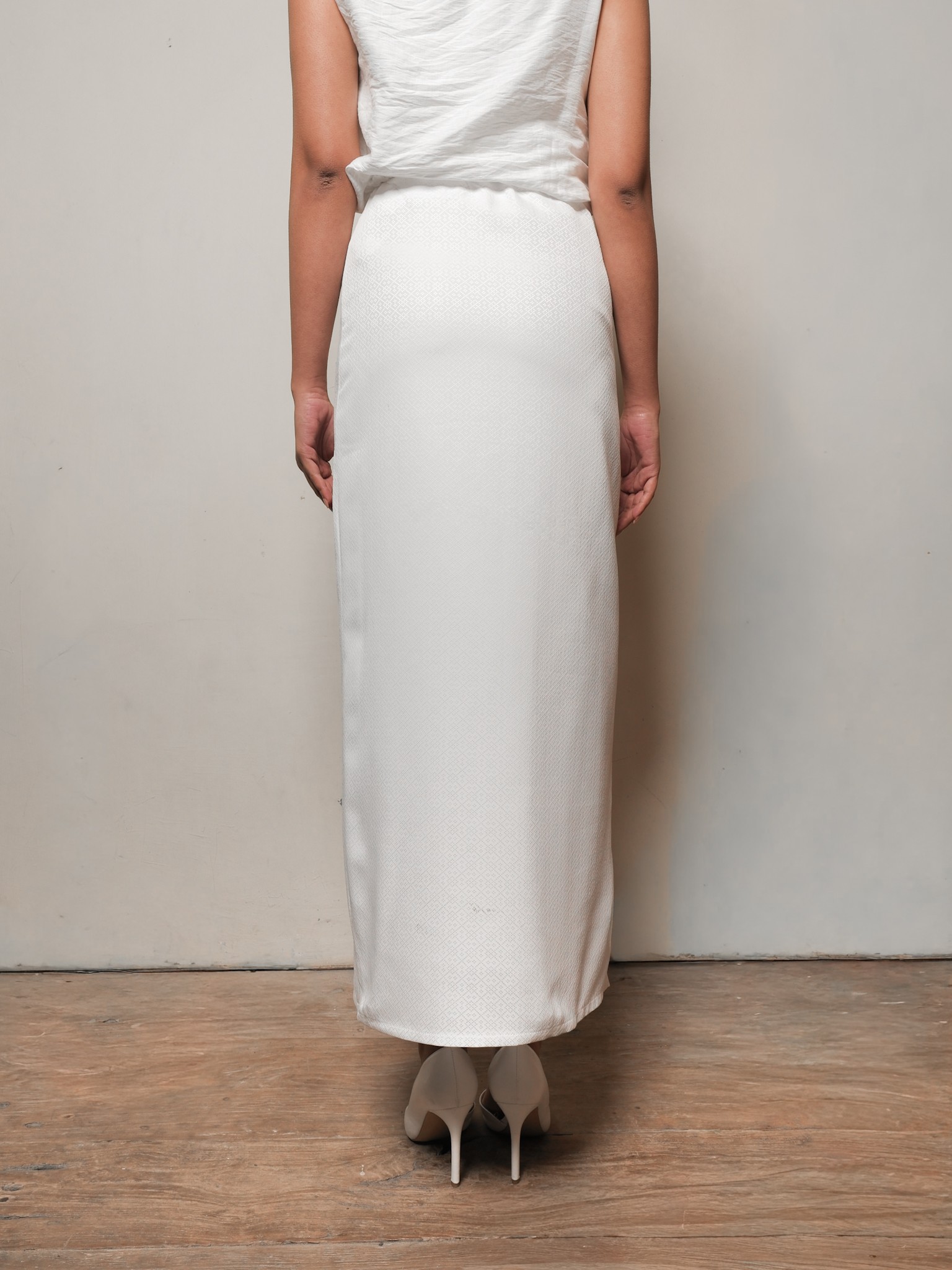 Padma Skirt in Dobby White - Image 3
