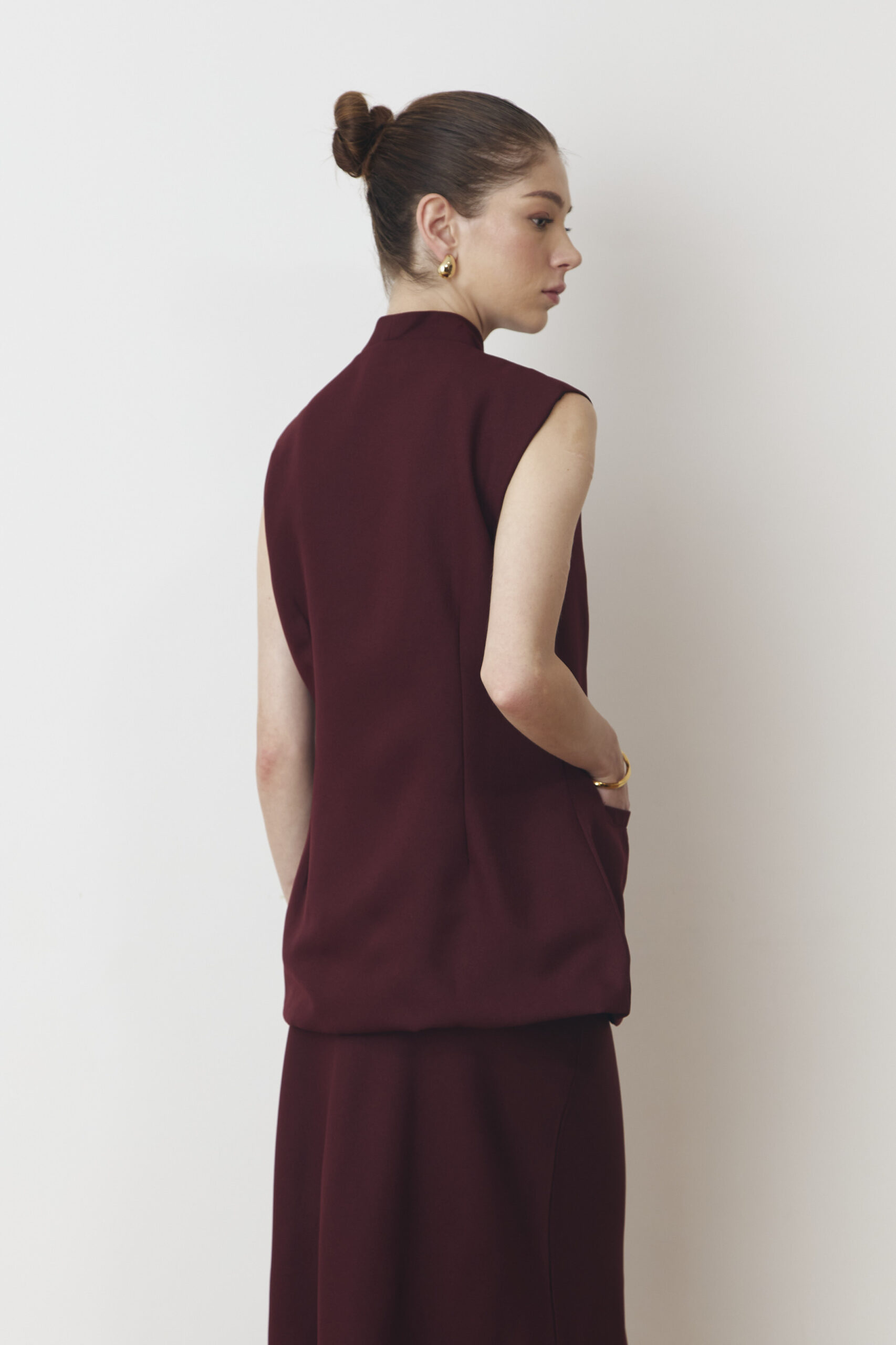 Rue Vest in Maroon - Image 2