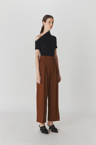 Dart Pants In Gold - Image 2