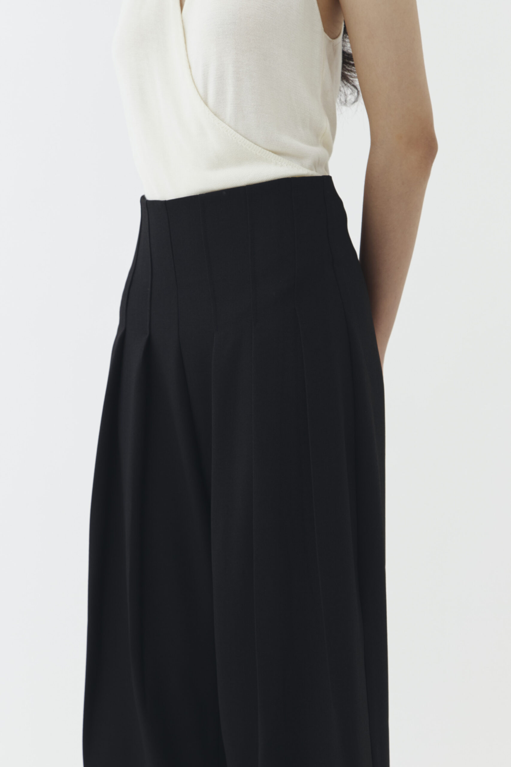 Jude Pants in Black - Image 4