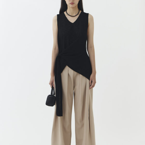Rise Knit Blouse in Black