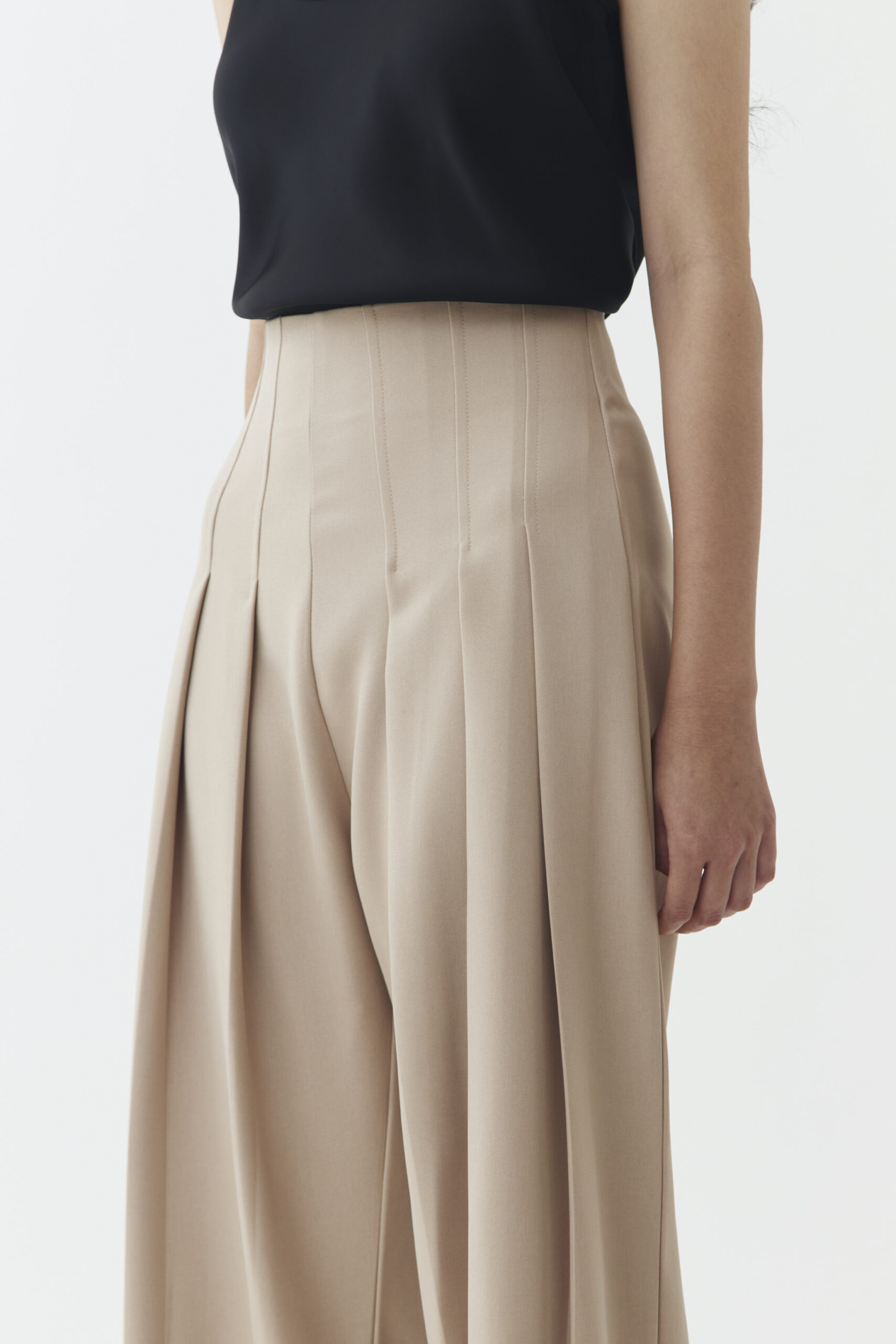 Jude Pants in Beige - Image 3