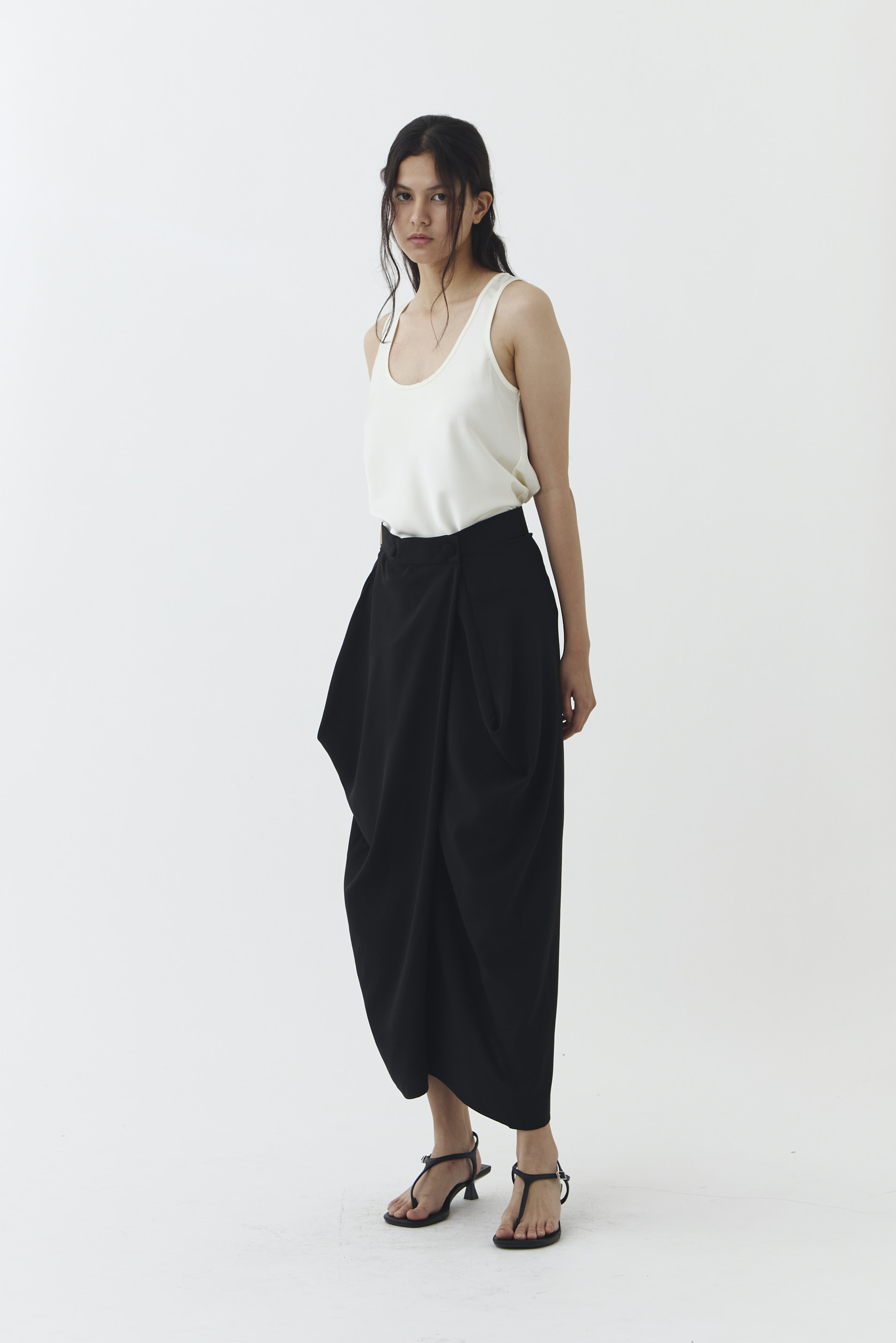 Jeno Skirt in Black - Image 2