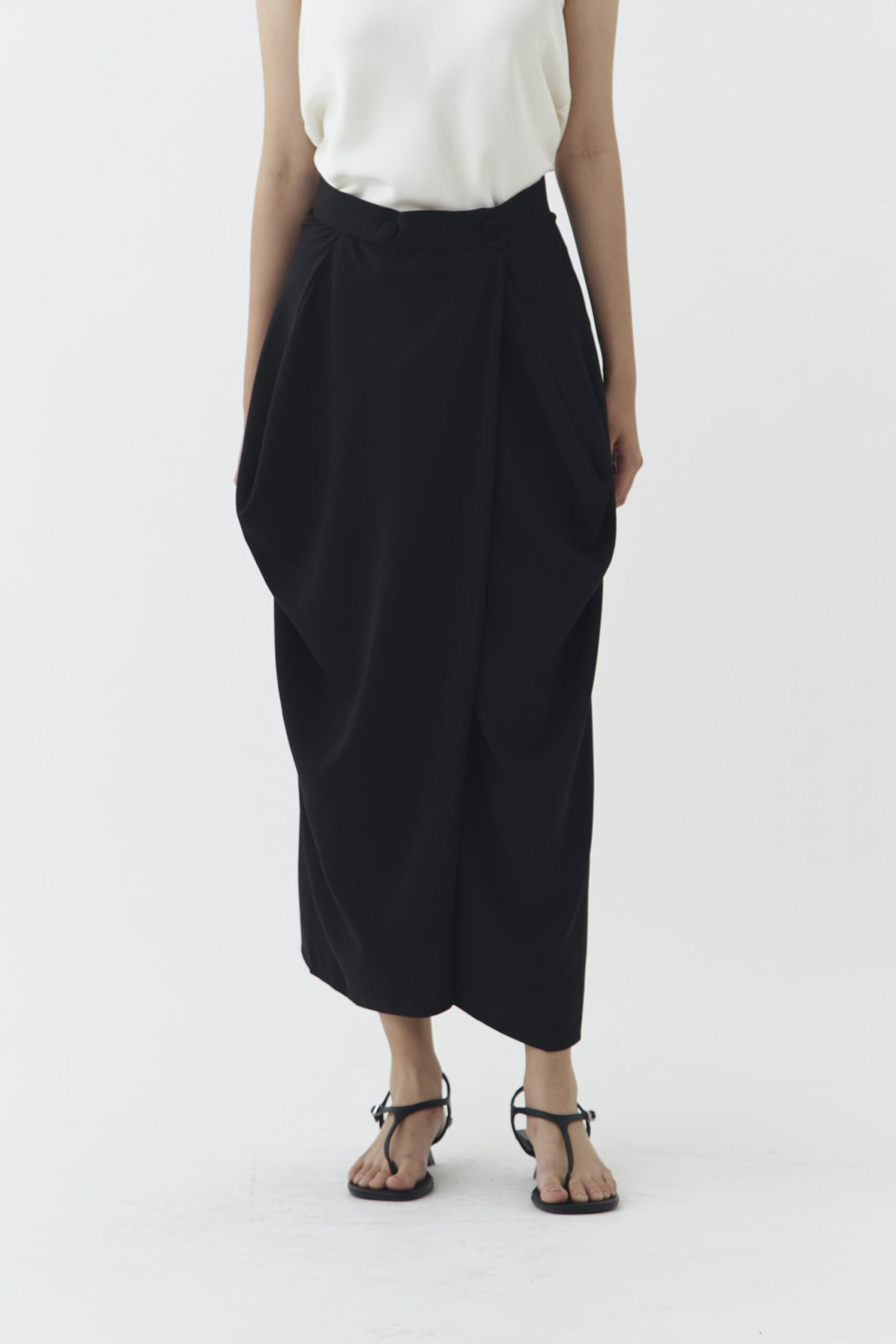 Jeno Skirt in Black - Image 4