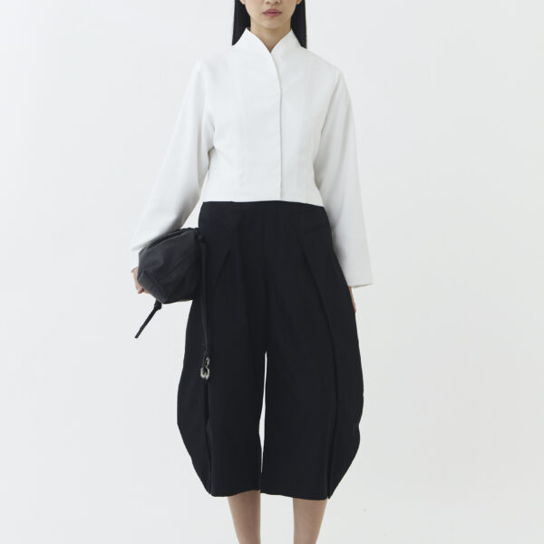Module Top in Broken White